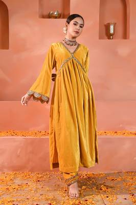 Yellow velvet kurta set 3