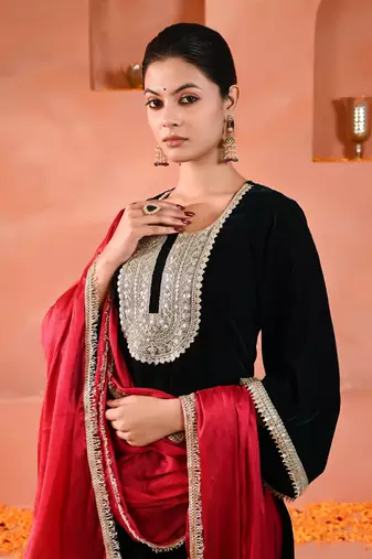 Green & pink velvet kurta set