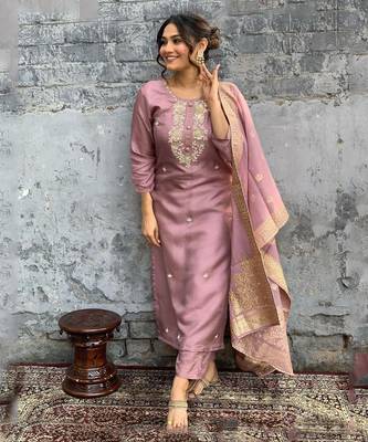 Women Viscose Rayon Fabric Straight Kurta, Pant and Dupatta Set 1