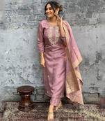 Women Viscose Rayon Fabric Straight Kurta, Pant and Dupatta Set
