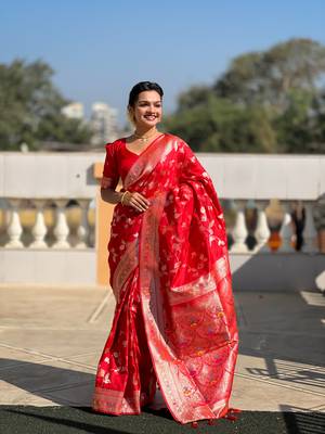 Soft Silk Blend saree with zari weaving meenakari design 4