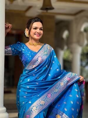 Sky blue soft Silk Blend saree with zari weaving meenakari design 5