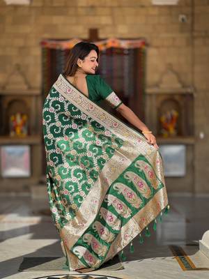 Green soft Silk Blend saree with zari weaving meenakari design 4