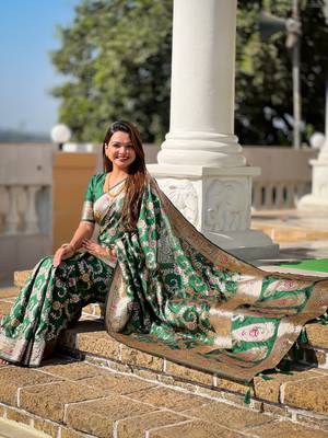 Green soft Silk Blend saree with zari weaving meenakari design 5