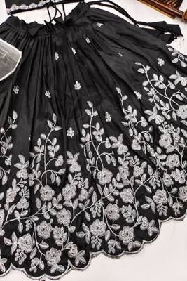 Regal festive embroidered lehenga set 3