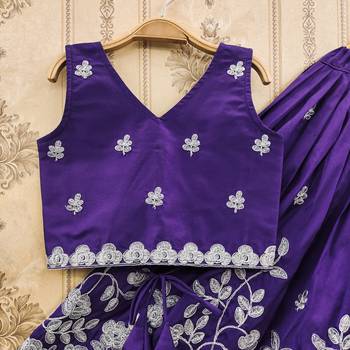 Festive embroidered lehenga set 2