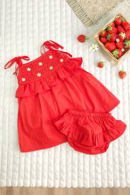 Red cotton smocked baby girl red shoulder knot smocked dress and bloomer set 1