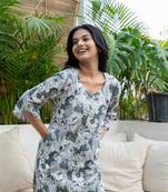 Sweet heart neck with curved sleeve kurta set