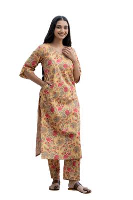Sweet heart neck with curved sleeve kurta set 2