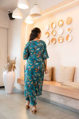 Notched neck printed teal cotton kurta set 4