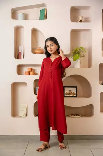 Maroon notched neck kurta set