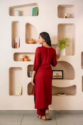 Maroon notched neck kurta set