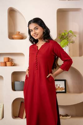 Maroon notched neck kurta set 5