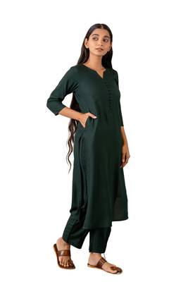 Green notched neck kurta set 2