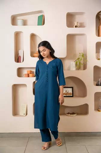 Sapphire notched neck with regular sleeve kurta set