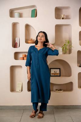 Sapphire notched neck with regular sleeve kurta set 1