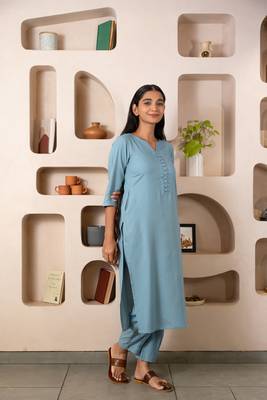 Grey notched neck with regular sleeve kurta set 1