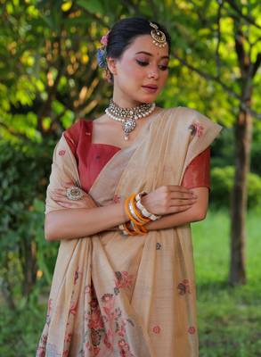 Beige woven muga cotton saree with blouse piece 2