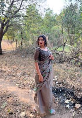 Beige woven muga cotton saree with blouse piece 3