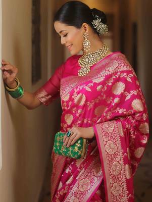 Pink woven silk blend kanjivaram saree with blouse 3