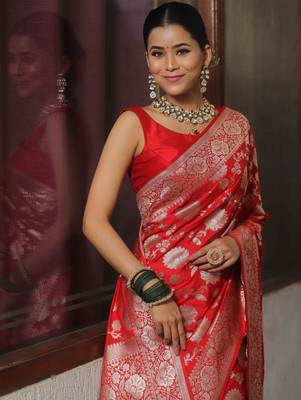 Red woven silk blend kanjivaram saree with blouse 2