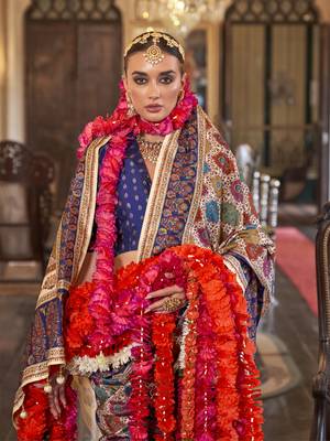 beige poly viscose silk floral pashmina saree 2