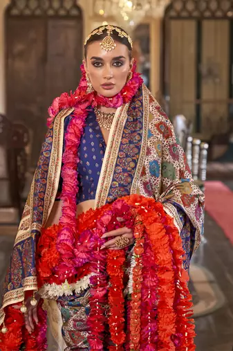 beige poly viscose silk floral pashmina saree