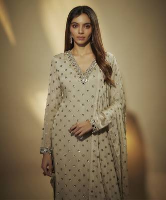 Grey sequins and mirror embroidered suit set with sequins dupatta 2