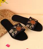 Women embellished embroidered canvas flip-flop flats