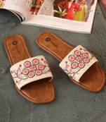 Women embellished embroidered canvas flip-flop flats