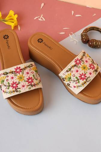 Women embellished embroidered canvas slip on platform heel