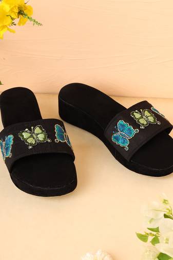 Women embellished embroidered canvas slip on platform heel