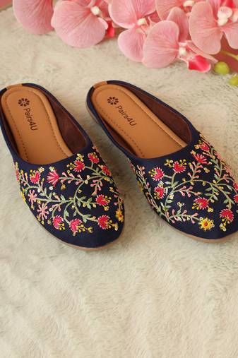 women's embellished embroidered canvas upper slip on mojaris