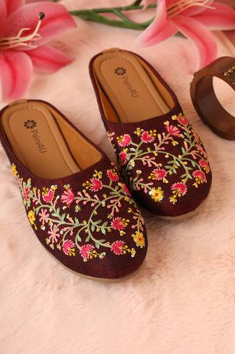 women's embellished embroidered canvas upper slip on mojaris