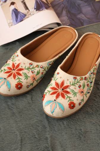 women's embellished embroidered canvas upper slip on mojaris