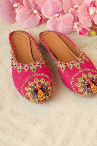 women's embellished embroidered canvas upper slip on mojaris