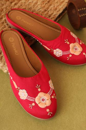 women's embellished embroidered canvas upper slip on mojaris