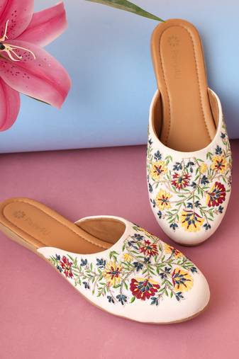 women's embellished embroidered canvas upper slip on mojaris