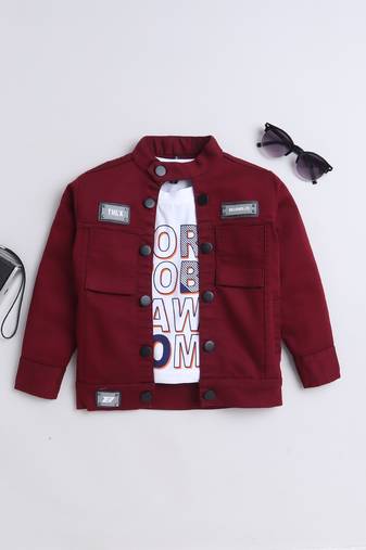 Maroon printed t-shirt with front pocket denim jacket