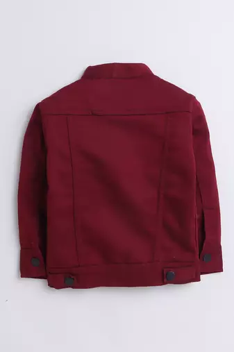 Maroon printed t-shirt with front pocket denim jacket