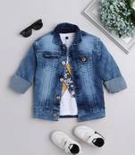 Blue printed t-shirt with buttoned denim jacket