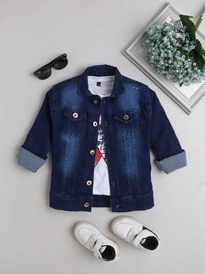 Navy blue printed t-shirt with buttoned denim jacket 1