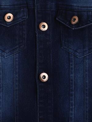 Navy blue printed t-shirt with buttoned denim jacket 5