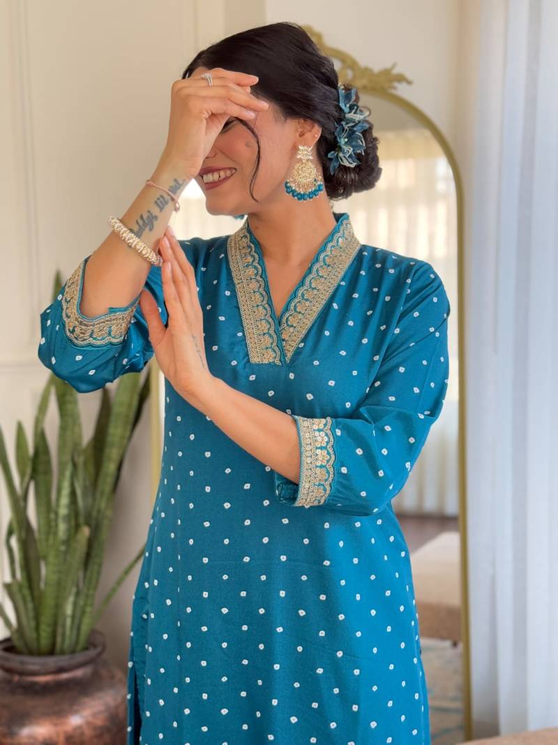 Women's Viscose Muslin Fabric Straight Kurta, Pant and Dupatta Set