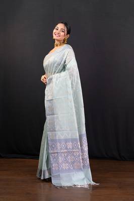Banarasi chanderi cotton saree in green with dual shade and zari border 2