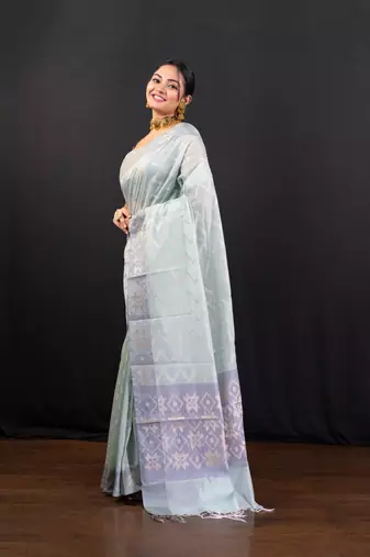 Banarasi chanderi cotton saree in green with dual shade and zari border
