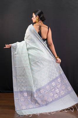 Banarasi chanderi cotton saree in green with dual shade and zari border 3