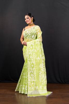 Bright green cotton jamdani saree with offwhite leaf jaal motifs 2