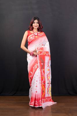 Offwhite and red cotton jamdani saree with multi woven motifs 1