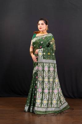 Dark green cotton jamdani saree with offwhite  woven motifs 2